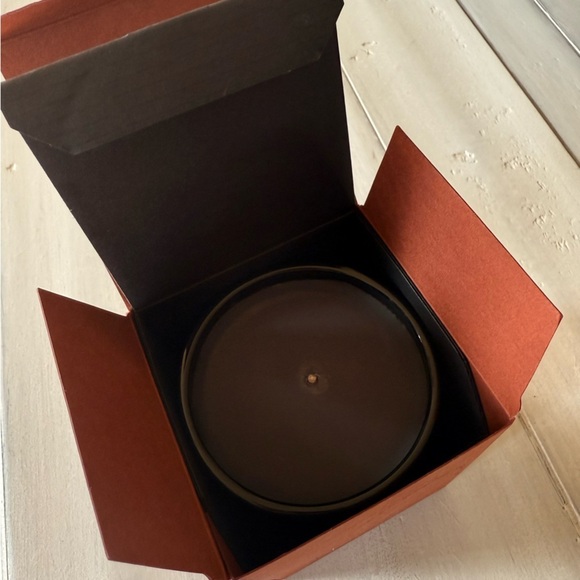NIB Evermore Ember Candle 🕯️ - Picture 4 of 6